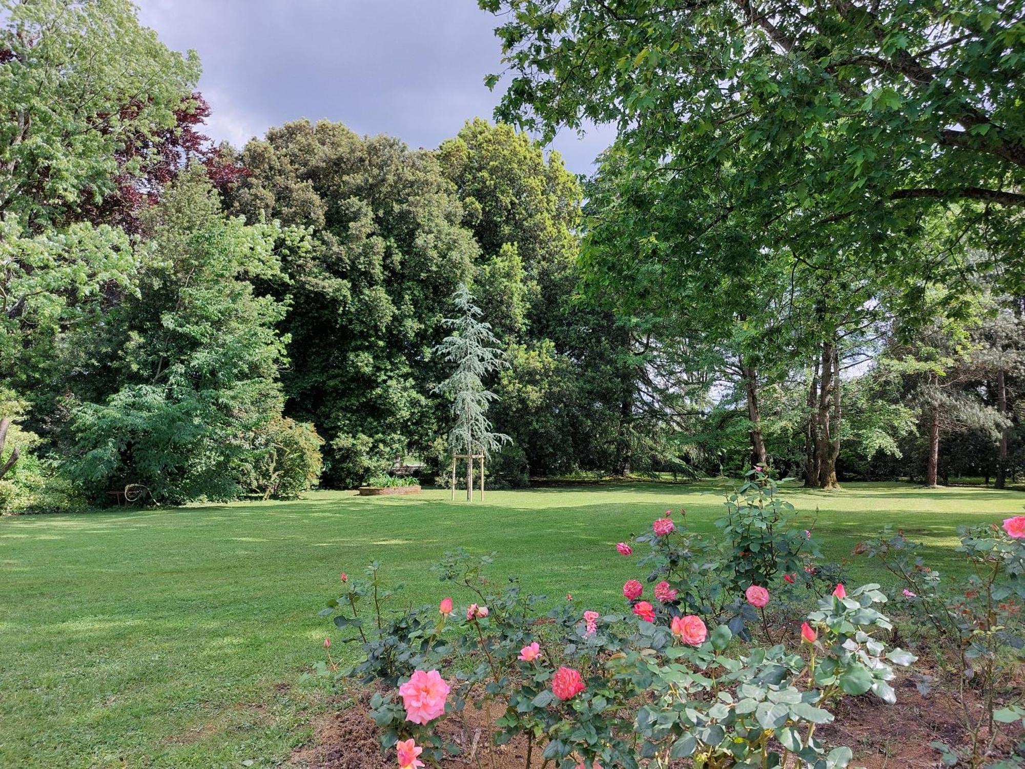 les allées du château Le Mazeau Exterior foto